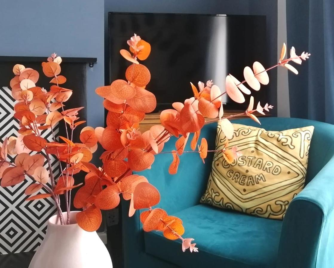 Granville 5Br Townhouse - Ideal For Groups, Families Or Contractors By Suitely Челтнъм Екстериор снимка